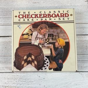 New Vintage checkerboard cake pan set
